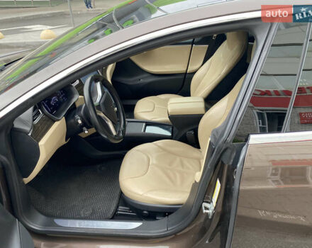 Коричневий Тесла Модель С, об'ємом двигуна 0 л та пробігом 119 тис. км за 14333 $, фото 16 на Automoto.ua