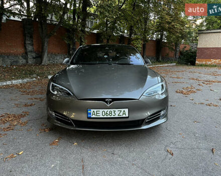 Коричневий Тесла Модель С, об'ємом двигуна 0 л та пробігом 121 тис. км за 21500 $, фото 1 на Automoto.ua