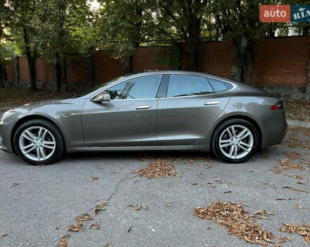 Коричневий Тесла Модель С, об'ємом двигуна 0 л та пробігом 121 тис. км за 21500 $, фото 6 на Automoto.ua