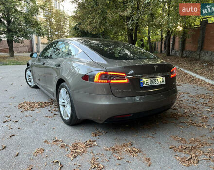 Коричневий Тесла Модель С, об'ємом двигуна 0 л та пробігом 121 тис. км за 21500 $, фото 13 на Automoto.ua