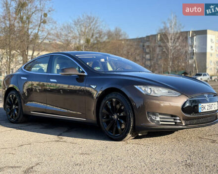 Коричневый Тесла Модель С, объемом двигателя 0 л и пробегом 240 тыс. км за 15000 $, фото 1 на Automoto.ua