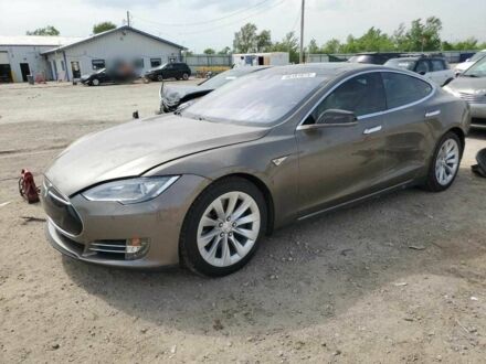 Тесла Модель С 2016 в Ровно на Automoto.ua Коричневый Тесла Модель С, объемом двигателя 0 л и пробегом 74 тыс. км за 5000 $, фото 1 на Automoto.ua