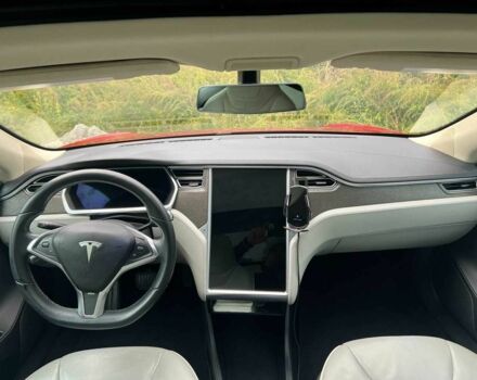 Красный Тесла Модель С, объемом двигателя 0 л и пробегом 98 тыс. км за 13000 $, фото 1 на Automoto.ua