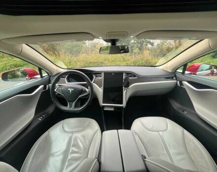 Красный Тесла Модель С, объемом двигателя 0 л и пробегом 98 тыс. км за 13000 $, фото 5 на Automoto.ua