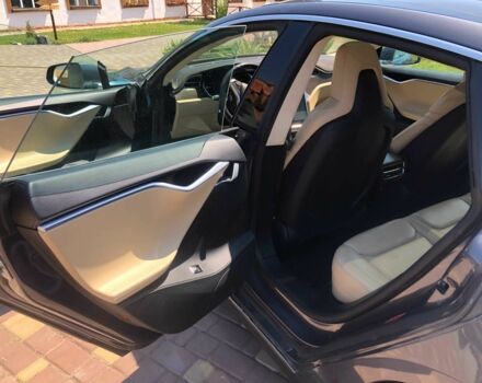 Червоний Тесла Модель С, об'ємом двигуна 0 л та пробігом 132 тис. км за 14999 $, фото 13 на Automoto.ua