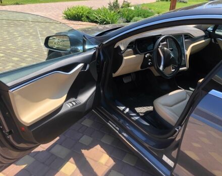 Червоний Тесла Модель С, об'ємом двигуна 0 л та пробігом 132 тис. км за 14999 $, фото 11 на Automoto.ua