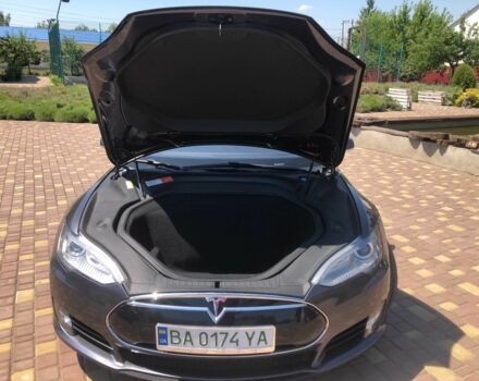 Червоний Тесла Модель С, об'ємом двигуна 0 л та пробігом 132 тис. км за 14999 $, фото 8 на Automoto.ua