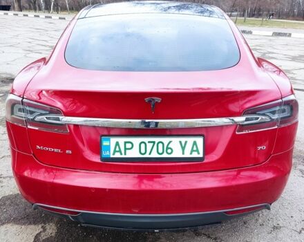 Красный Тесла Модель С, объемом двигателя 0 л и пробегом 191 тыс. км за 13000 $, фото 5 на Automoto.ua