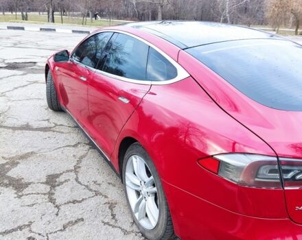 Красный Тесла Модель С, объемом двигателя 0 л и пробегом 191 тыс. км за 13000 $, фото 4 на Automoto.ua