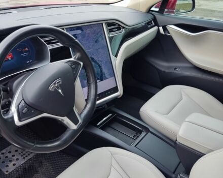 Красный Тесла Модель С, объемом двигателя 0 л и пробегом 191 тыс. км за 13000 $, фото 14 на Automoto.ua