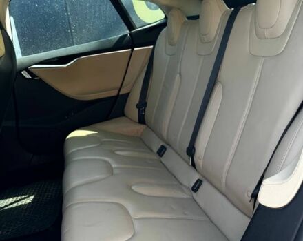 Красный Тесла Модель С, объемом двигателя 0 л и пробегом 306 тыс. км за 11000 $, фото 5 на Automoto.ua