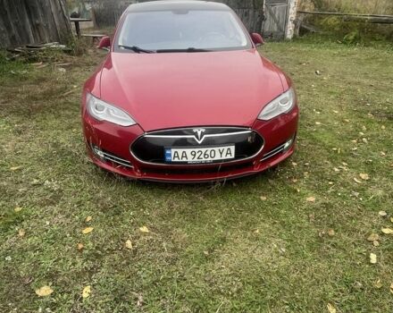 Красный Тесла Модель С, объемом двигателя 0 л и пробегом 140 тыс. км за 14000 $, фото 1 на Automoto.ua