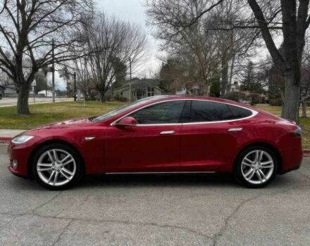 Червоний Тесла Модель С, об'ємом двигуна 0 л та пробігом 143 тис. км за 5000 $, фото 3 на Automoto.ua