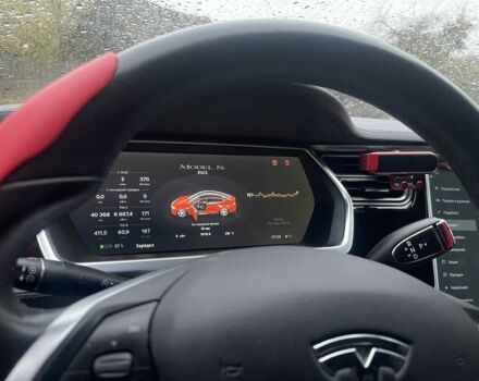 Красный Тесла Модель С, объемом двигателя 0 л и пробегом 140 тыс. км за 14000 $, фото 5 на Automoto.ua