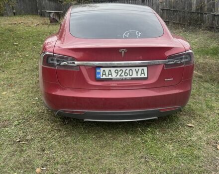 Красный Тесла Модель С, объемом двигателя 0 л и пробегом 140 тыс. км за 14000 $, фото 3 на Automoto.ua