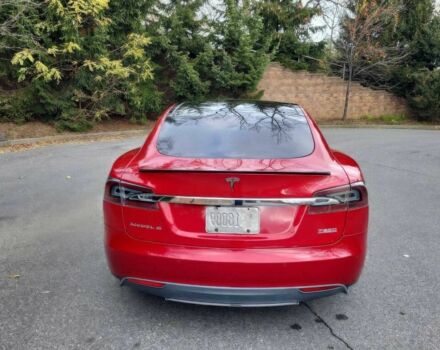 Красный Тесла Модель С, объемом двигателя 0 л и пробегом 75 тыс. км за 9500 $, фото 5 на Automoto.ua