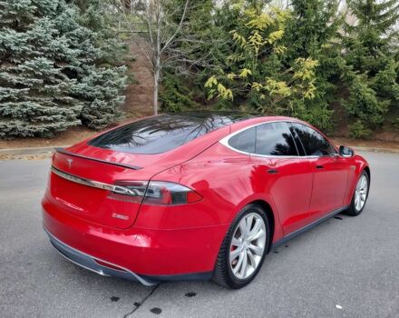 Красный Тесла Модель С, объемом двигателя 0 л и пробегом 76 тыс. км за 9000 $, фото 4 на Automoto.ua