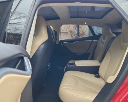 Красный Тесла Модель С, объемом двигателя 0 л и пробегом 75 тыс. км за 9500 $, фото 13 на Automoto.ua