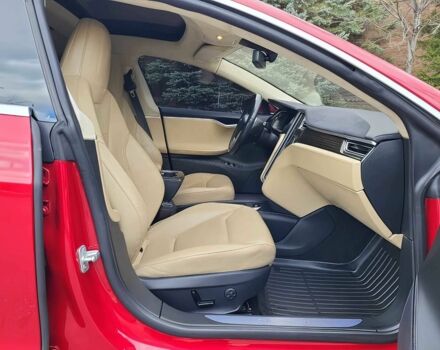 Красный Тесла Модель С, объемом двигателя 0 л и пробегом 76 тыс. км за 9000 $, фото 10 на Automoto.ua