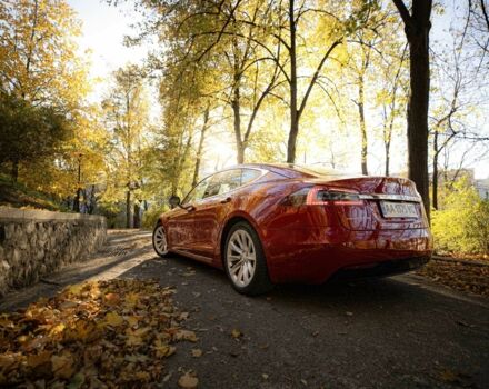 Червоний Тесла Модель С, об'ємом двигуна 0 л та пробігом 122 тис. км за 18500 $, фото 2 на Automoto.ua