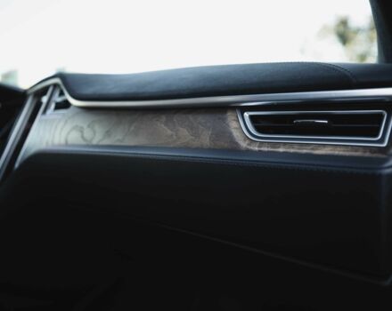 Червоний Тесла Модель С, об'ємом двигуна 0 л та пробігом 122 тис. км за 18500 $, фото 13 на Automoto.ua