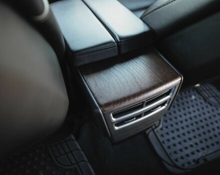 Червоний Тесла Модель С, об'ємом двигуна 0 л та пробігом 122 тис. км за 18500 $, фото 11 на Automoto.ua