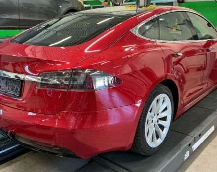 Красный Тесла Модель С, объемом двигателя 0 л и пробегом 160 тыс. км за 15900 $, фото 5 на Automoto.ua