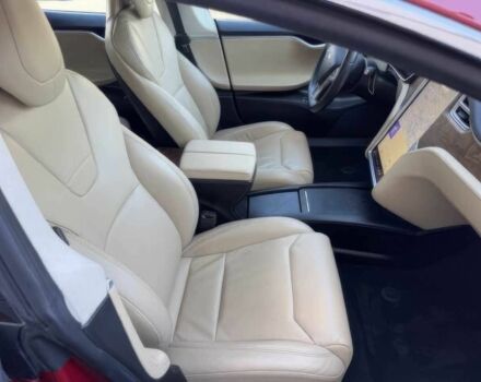 Красный Тесла Модель С, объемом двигателя 0 л и пробегом 70 тыс. км за 16700 $, фото 8 на Automoto.ua