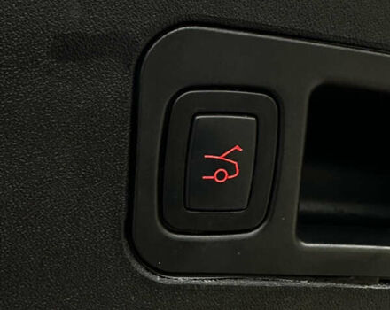 Красный Тесла Модель С, объемом двигателя 0 л и пробегом 306 тыс. км за 10900 $, фото 20 на Automoto.ua