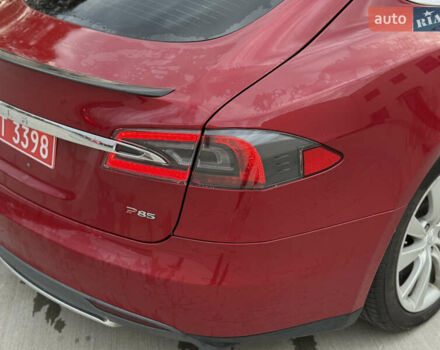 Красный Тесла Модель С, объемом двигателя 0 л и пробегом 319 тыс. км за 9500 $, фото 18 на Automoto.ua