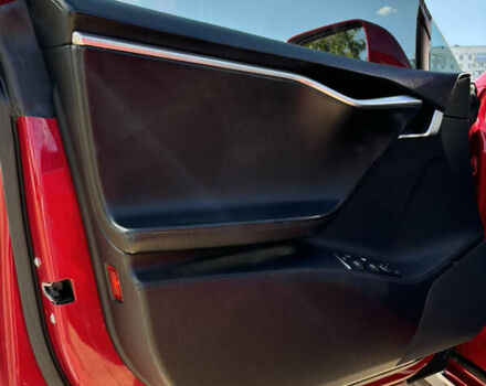 Червоний Тесла Модель С, об'ємом двигуна 0 л та пробігом 188 тис. км за 13900 $, фото 17 на Automoto.ua