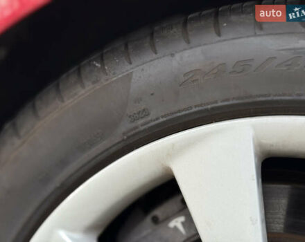 Красный Тесла Модель С, объемом двигателя 0 л и пробегом 319 тыс. км за 9500 $, фото 39 на Automoto.ua