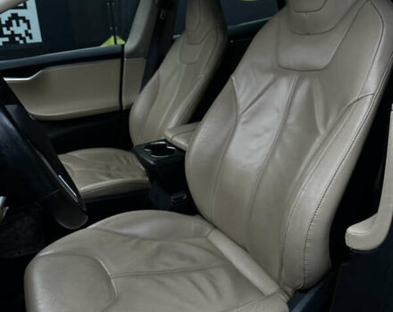 Красный Тесла Модель С, объемом двигателя 0 л и пробегом 306 тыс. км за 10900 $, фото 6 на Automoto.ua