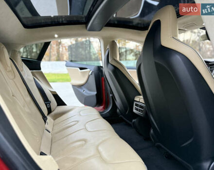 Красный Тесла Модель С, объемом двигателя 0 л и пробегом 319 тыс. км за 9500 $, фото 26 на Automoto.ua