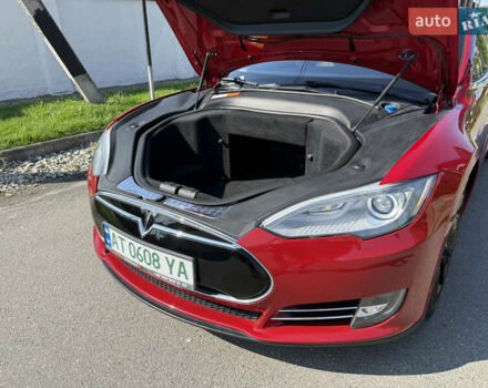 Тесла Модель С 2013 в Ивано-Франковске на Automoto.ua Красный Тесла Модель С, объемом двигателя 0 л и пробегом 178 тыс. км за 16350 $, фото 20 на Automoto.ua