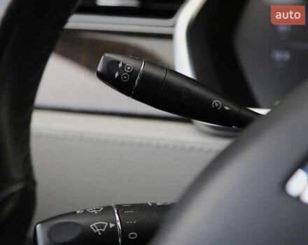 Червоний Тесла Модель С, об'ємом двигуна 0 л та пробігом 132 тис. км за 12900 $, фото 24 на Automoto.ua