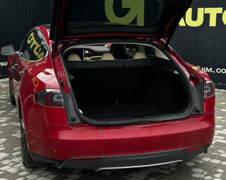 Красный Тесла Модель С, объемом двигателя 0 л и пробегом 306 тыс. км за 10900 $, фото 19 на Automoto.ua