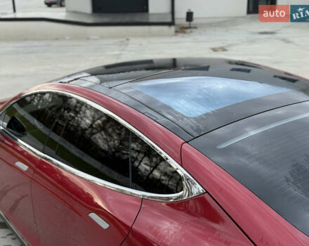 Красный Тесла Модель С, объемом двигателя 0 л и пробегом 319 тыс. км за 9500 $, фото 9 на Automoto.ua