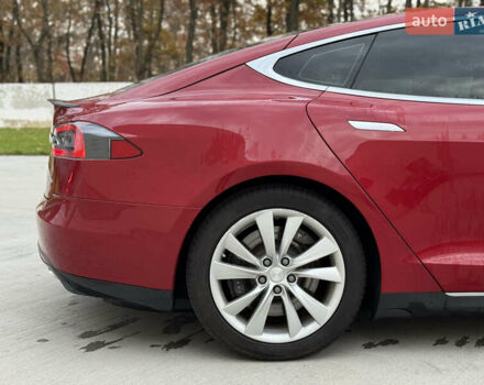 Красный Тесла Модель С, объемом двигателя 0 л и пробегом 319 тыс. км за 9500 $, фото 19 на Automoto.ua
