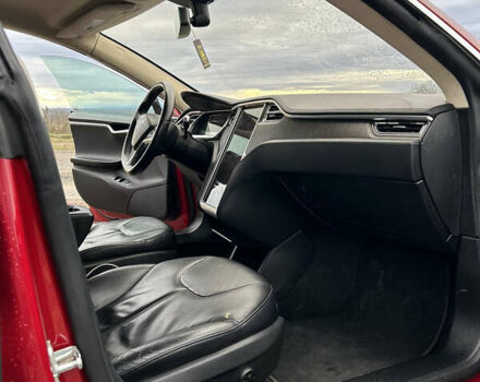 Красный Тесла Модель С, объемом двигателя 0 л и пробегом 169 тыс. км за 17999 $, фото 52 на Automoto.ua