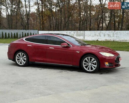 Красный Тесла Модель С, объемом двигателя 0 л и пробегом 319 тыс. км за 9500 $, фото 1 на Automoto.ua