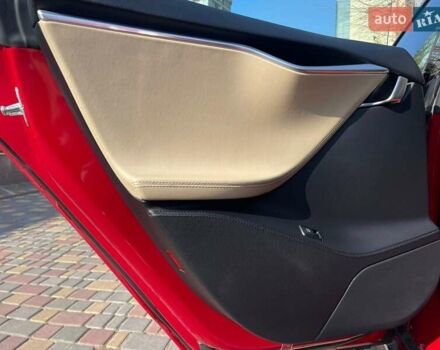 Красный Тесла Модель С, объемом двигателя 0 л и пробегом 75 тыс. км за 16000 $, фото 35 на Automoto.ua