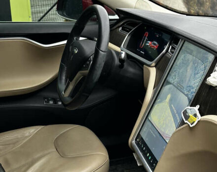 Красный Тесла Модель С, объемом двигателя 0 л и пробегом 306 тыс. км за 10900 $, фото 13 на Automoto.ua