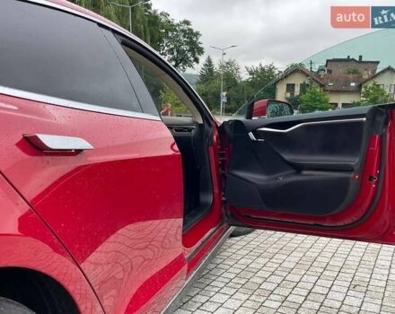 Червоний Тесла Модель С, об'ємом двигуна 0 л та пробігом 170 тис. км за 16800 $, фото 15 на Automoto.ua