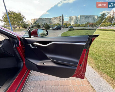 Червоний Тесла Модель С, об'ємом двигуна 0 л та пробігом 188 тис. км за 13900 $, фото 31 на Automoto.ua