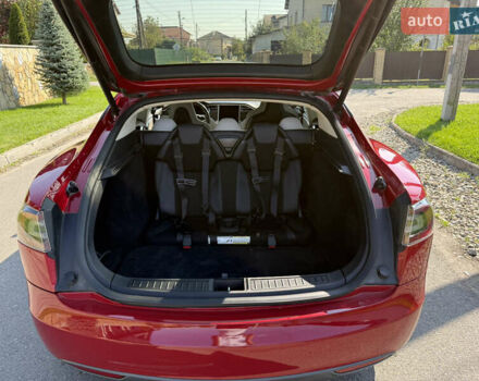 Тесла Модель С 2013 в Ивано-Франковске на Automoto.ua Красный Тесла Модель С, объемом двигателя 0 л и пробегом 178 тыс. км за 16350 $, фото 18 на Automoto.ua