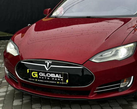 Красный Тесла Модель С, объемом двигателя 0 л и пробегом 306 тыс. км за 10900 $, фото 3 на Automoto.ua
