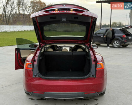 Красный Тесла Модель С, объемом двигателя 0 л и пробегом 319 тыс. км за 9500 $, фото 20 на Automoto.ua