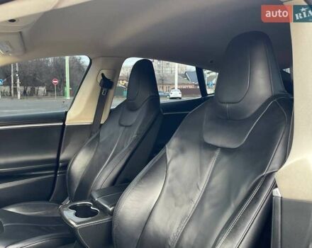 Червоний Тесла Модель С, об'ємом двигуна 0 л та пробігом 236 тис. км за 12999 $, фото 30 на Automoto.ua