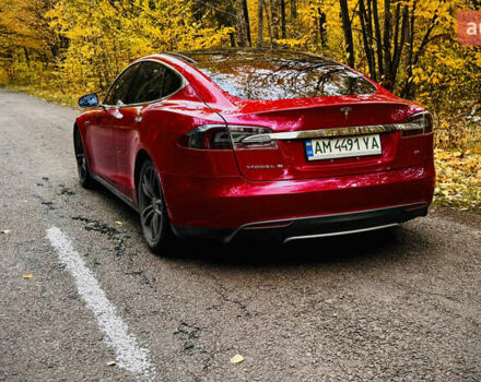 Красный Тесла Модель С, объемом двигателя 0 л и пробегом 150 тыс. км за 11862 $, фото 3 на Automoto.ua